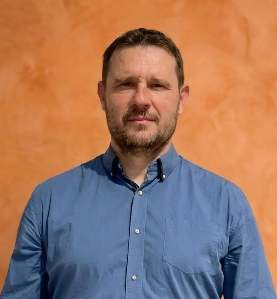 Peter Szarvas